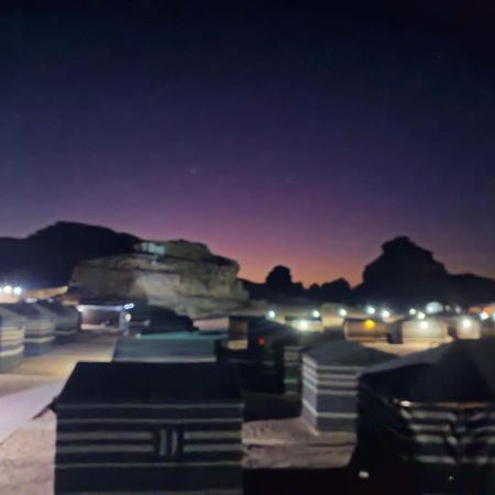ホテル Mozoon Camp ワディ ・ラム エクステリア 写真